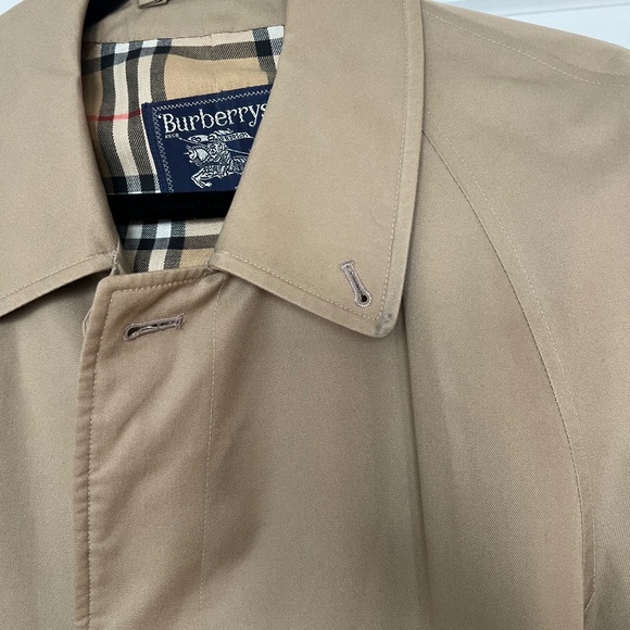 Vintage Burberry Trench - Picture 5 of 7